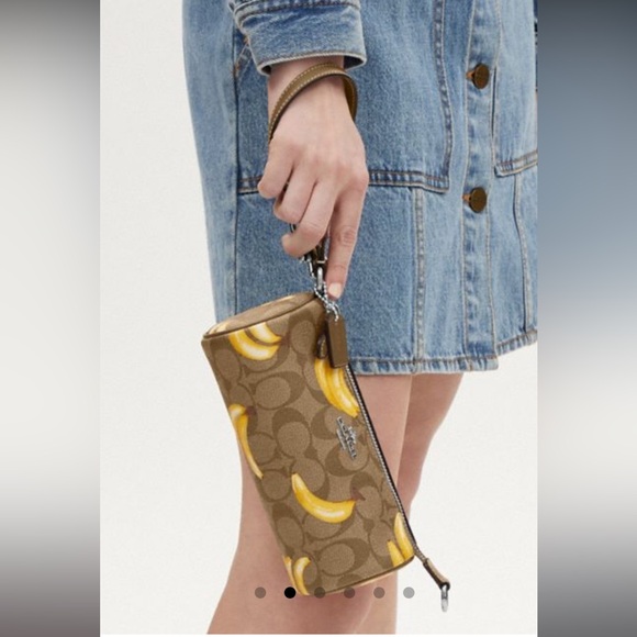 💰SALE💰 NWT Coach Nolita Barrel Bag in Signature Canvas with Banana Print - Picture 4 of 7